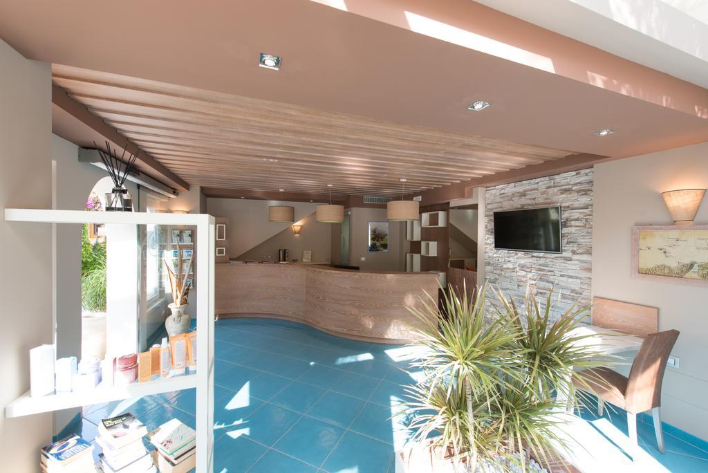 Resort Baia Del Godano & 4*